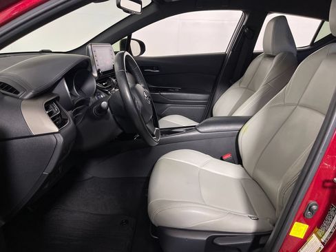 Certified 2019 Toyota C-HR XLE FWD image 12