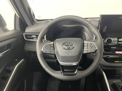 New 2026 Toyota Highlander XSE AWD/4WD image 15