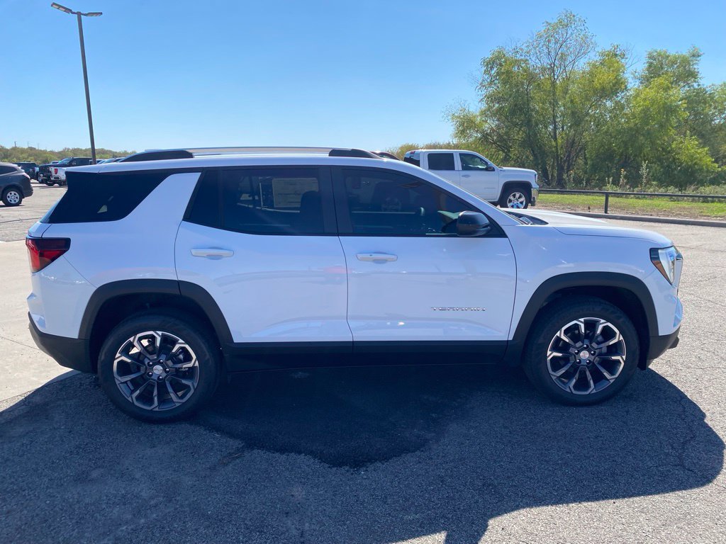 New 2027 GMC Terrain Elevation w/ Elevation Premium Package FWD image 6