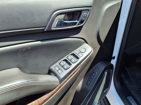 Used 2015 Chevrolet Tahoe LT RWD image 16