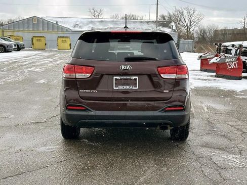 Used 2017 Kia Sorento LX image 6