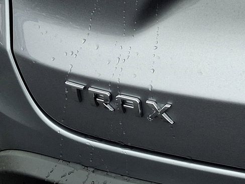 New 2026 Chevrolet Trax LT w/ Sunroof Package image 11