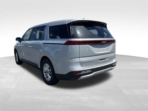 Used 2022 Kia Carnival LX FWD image 6
