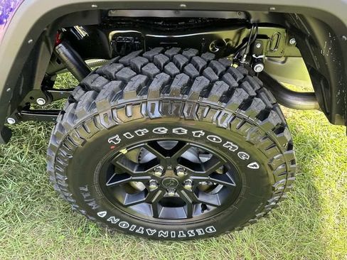 New 2026 Jeep Gladiator Sport AWD/4WD image 18