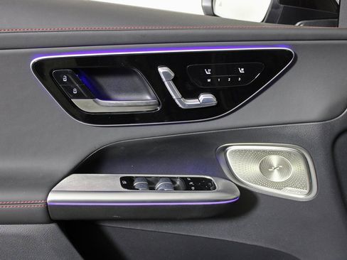 Certified 2025 Mercedes-Benz GLC 43 AMG 4MATIC image 11