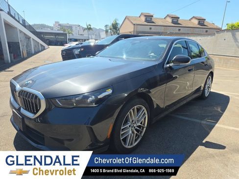 Used 2024 BMW 530i RWD image 2