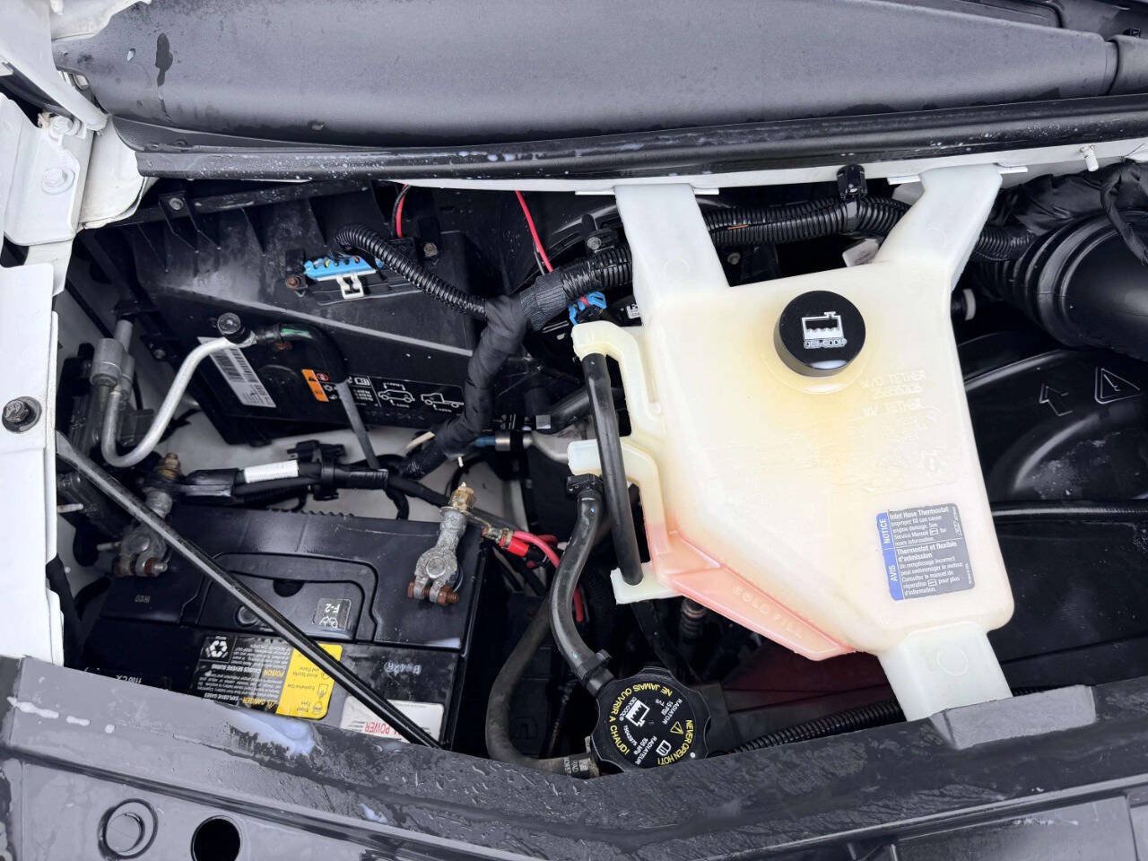 Used 2018 Chevrolet Express 2500 RWD image 17