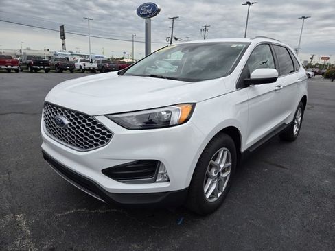 Certified 2024 Ford Edge SEL w/ Convenience Package AWD/4WD image 4