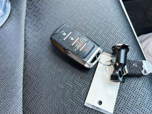 Used 2023 RAM 1500 Laramie image 34