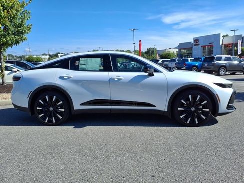 New 2026 Toyota Crown Platinum image 3