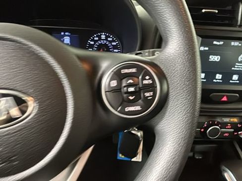 Used 2021 Kia Soul S FWD image 17