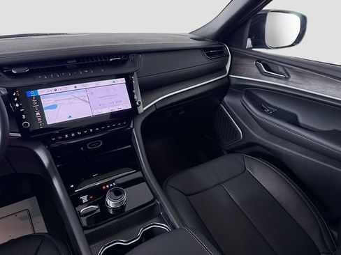 New 2026 Jeep Grand Cherokee Limited image 23