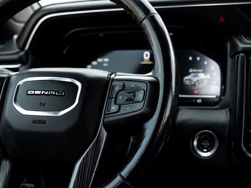 Used 2023 GMC Yukon Denali Ultimate AWD/4WD image 17