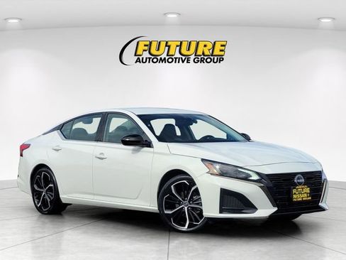 Certified 2024 Nissan Altima 2.5 SR image 1