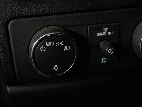 Used 2013 GMC Yukon SLT w/ SLT-2 Equipment Package AWD/4WD image 18