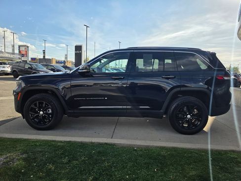 Used 2024 Jeep Grand Cherokee Limited w/ Trailer Tow Package AWD/4WD image 8