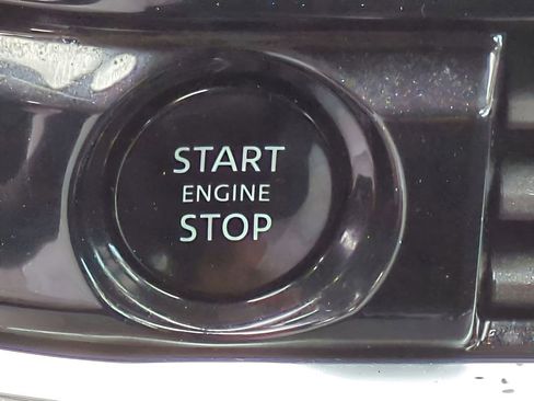 Used 2025 Nissan Pathfinder SV FWD image 30