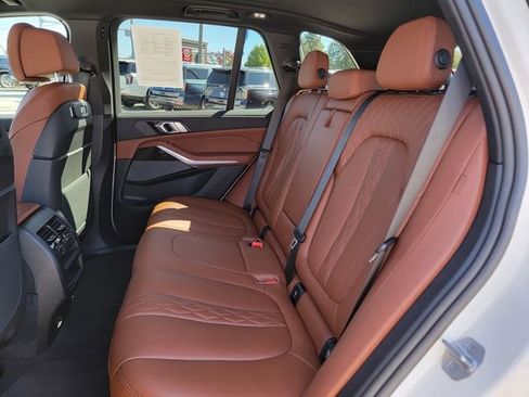 Used 2024 BMW X5 xDrive40i w/ Premium Package image 17