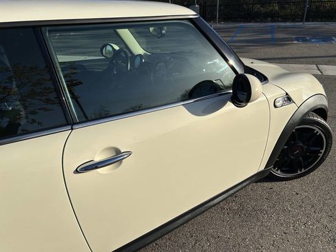 Used 2013 MINI Cooper S image 17
