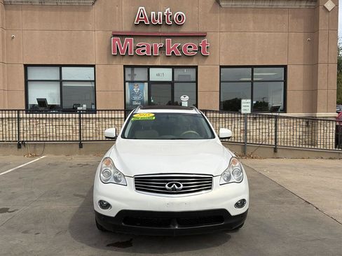 Used 2015 INFINITI QX50 Journey w/ Premium Package RWD image 2