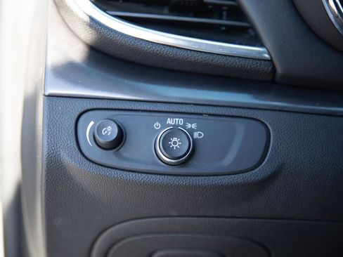 Used 2019 Buick Encore Preferred AWD/4WD image 17