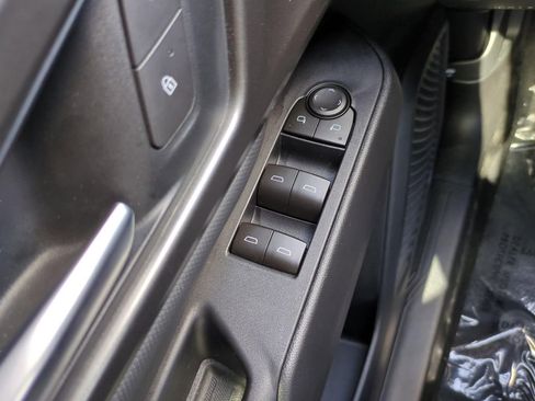 Used 2026 Chevrolet Equinox EV LT FWD image 18