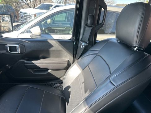 Used 2021 Jeep Gladiator Sport image 14
