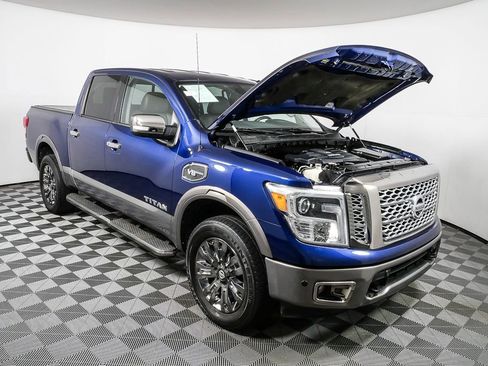 Used 2017 Nissan Titan Platinum Reserve image 31