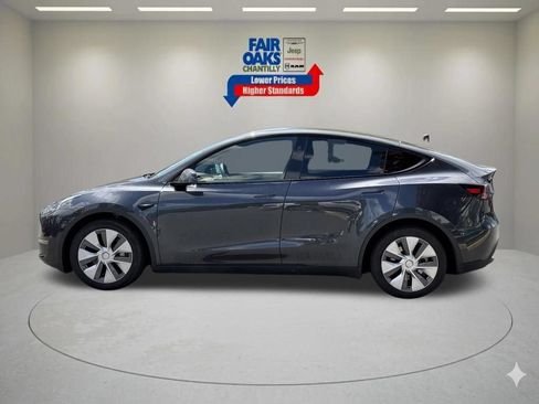 Used 2024 Tesla Model Y Long Range AWD/4WD image 10