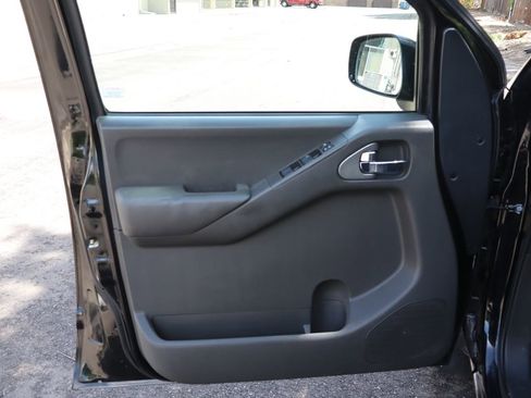 Used 2012 Nissan Frontier PRO-4X AWD/4WD image 23
