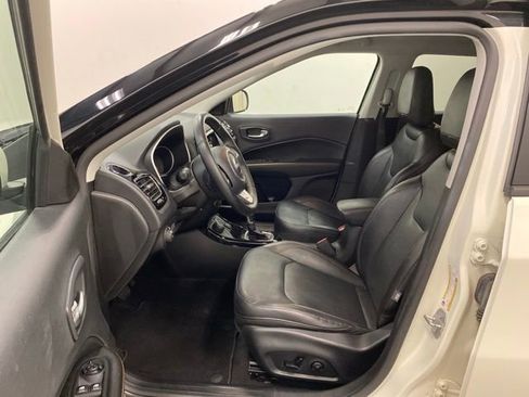 Used 2019 Jeep Compass Limited AWD/4WD image 9
