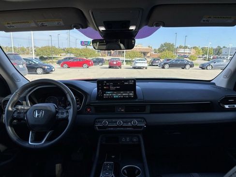 Certified 2023 Honda Pilot Touring image 31