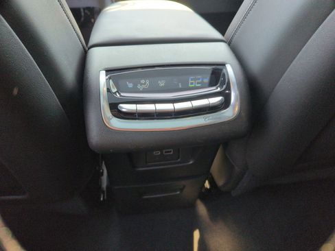 Certified 2024 Cadillac XT6 Premium Luxury w/ LPO, Floor Liner Package AWD/4WD image 20