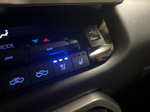 Used 2024 Toyota Tundra Limited image 43