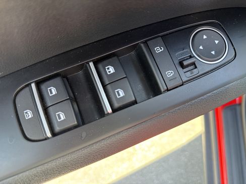 Certified 2025 Kia Soul LX w/ LX Technology Package FWD image 16