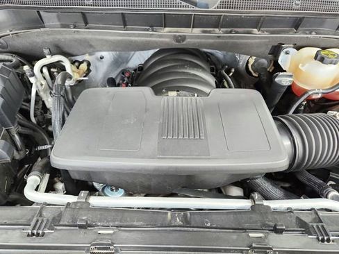 Used 2024 Chevrolet Suburban RST RWD image 17