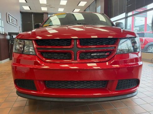 Used 2020 Dodge Journey SE w/ SE Popular Equipment Group image 3