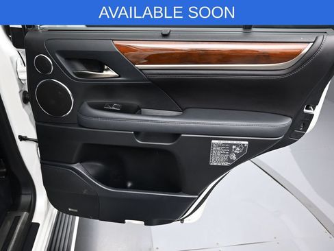 Used 2016 Lexus LX 570 4WD w/ Luxury Package image 43