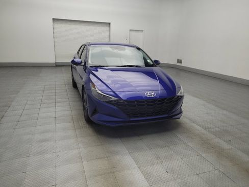 Used 2023 Hyundai Elantra SEL w/ Preferred Accessory Package FWD image 13