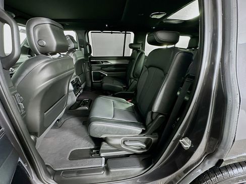 New 2026 Jeep Grand Wagoneer Limited AWD/4WD image 32