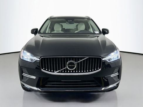 Certified 2023 Volvo XC60 B5 Plus w/ Climate Package image 2