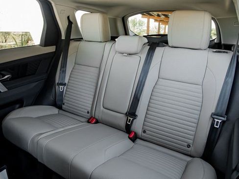 Used 2024 Land Rover Discovery Sport S image 21