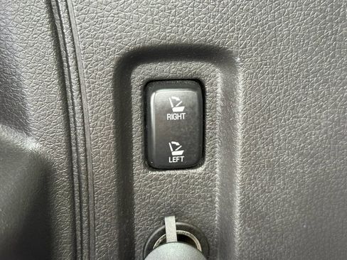 Used 2013 Ford Edge Limited AWD/4WD image 12