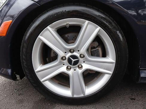 Used 2011 Mercedes-Benz C 300 4MATIC Sedan image 41