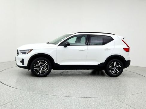New 2026 Volvo XC40 B5 Core w/ Climate Package image 8