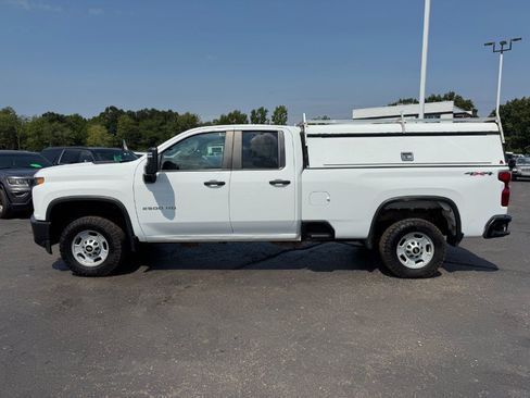 Used 2021 Chevrolet Silverado 2500 W/T w/ WT Convenience Package AWD/4WD image 2