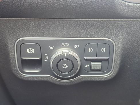 New 2026 Mercedes-Benz GLB 250 4MATIC image 38
