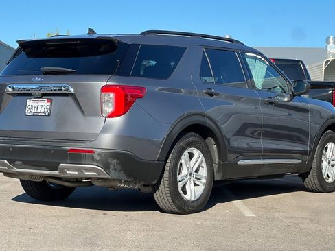 Used 2022 Ford Explorer XLT w/ Equipment Group 202A RWD image 4