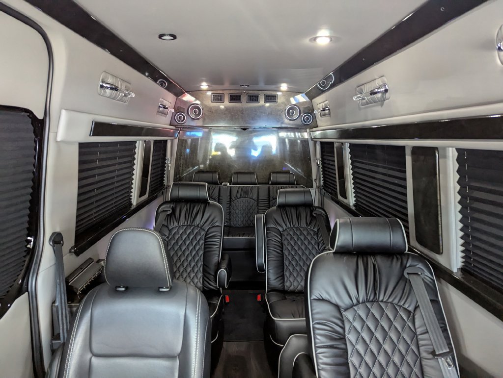 Used 2017 Mercedes-Benz Sprinter 2500 image 51