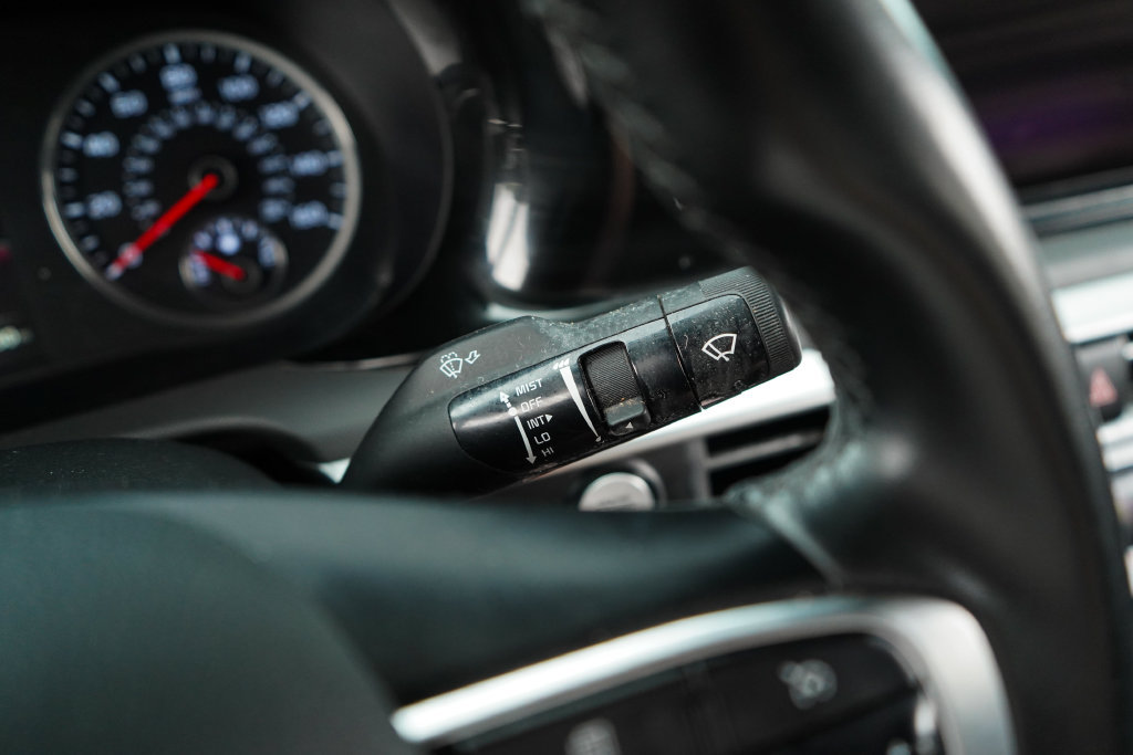 Used 2022 Kia K5 GT-Line FWD image 32